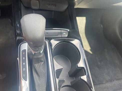 Certified 2025 Chevrolet Trax LT image 15