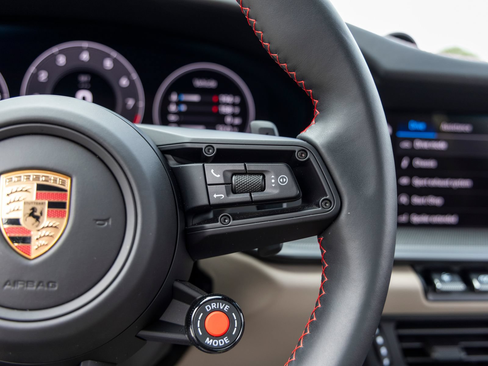 Certified 2025 Porsche 911 Carrera S RWD image 38