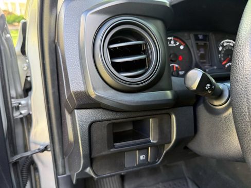 Used 2019 Toyota Tacoma SR w/ SX Package RWD image 16