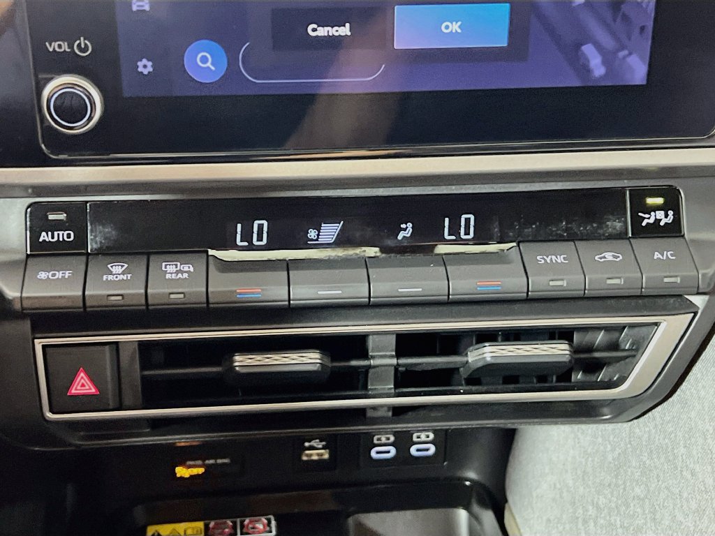 Used 2025 Toyota Camry LE FWD image 23