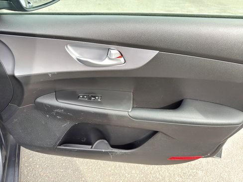 Used 2023 Kia Forte LXS image 29