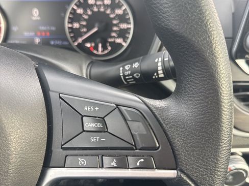 Used 2024 Nissan Altima 2.5 SV image 14