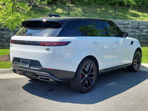 Used 2023 Land Rover Range Rover Sport SE AWD/4WD image 2