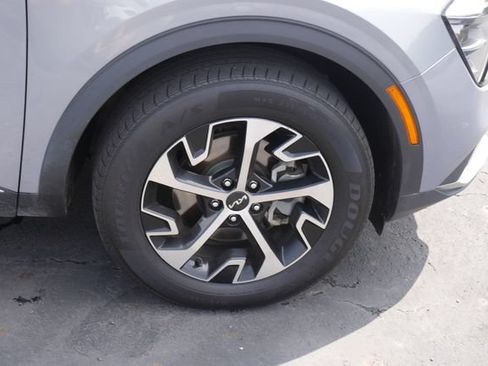 Used 2023 Kia Sportage EX AWD/4WD image 12
