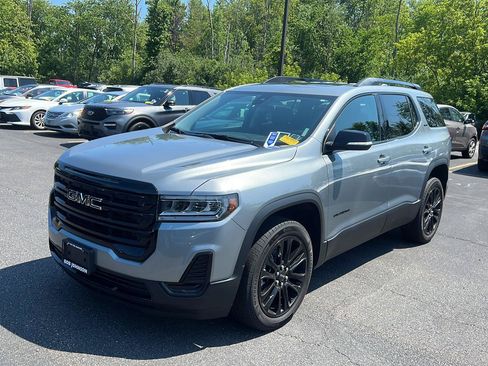 Used 2023 GMC Acadia SLE w/ Driver Convenience Package AWD/4WD image 2