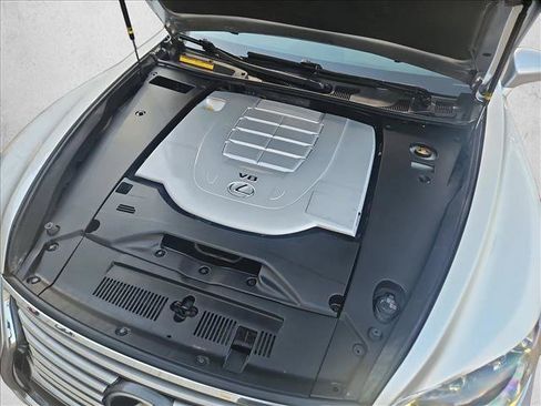 Used 2015 Lexus LS 460 AWD w/ Comfort Package image 24