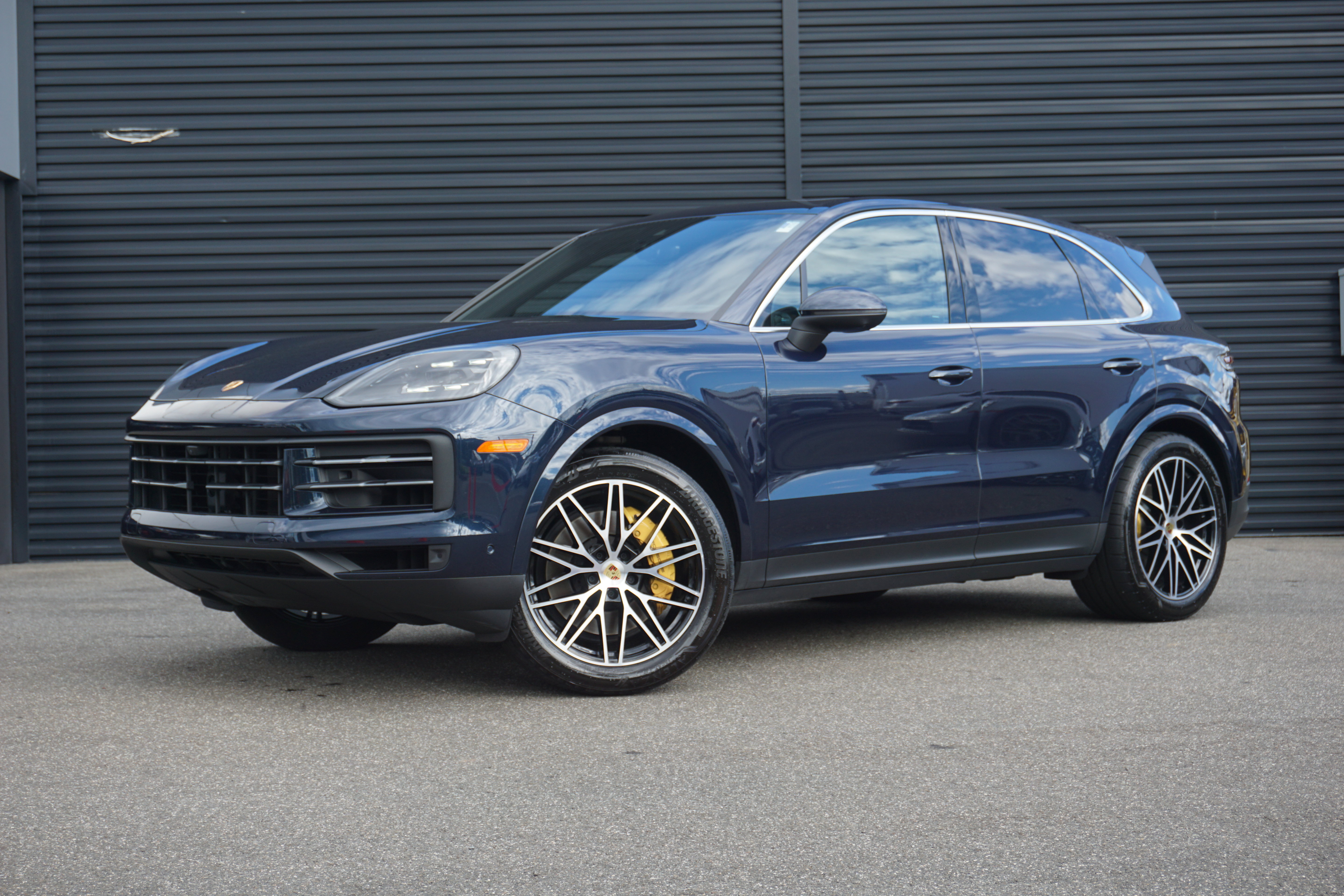 Certified 2024 Porsche Cayenne AWD/4WD image 1
