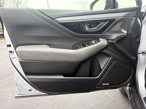 Used 2025 Subaru Outback Onyx Edition w/ Popular Package #2 image 9