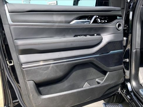 New 2026 Jeep Grand Wagoneer Summit AWD/4WD image 10