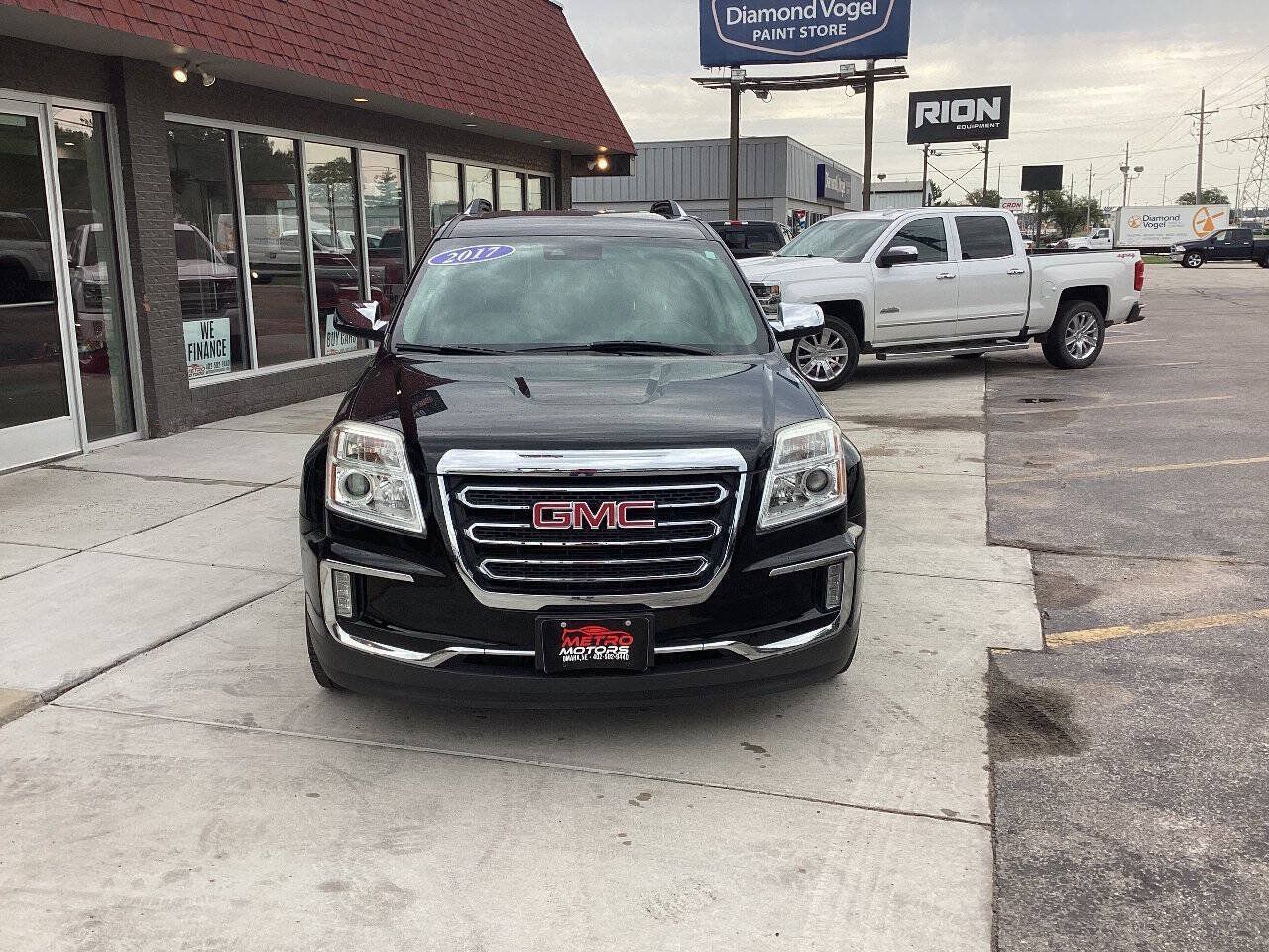 Used 2017 GMC Terrain SLT w/ Open Road Package AWD/4WD image 3