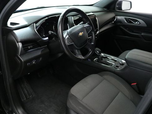 Used 2022 Chevrolet Traverse LT image 22