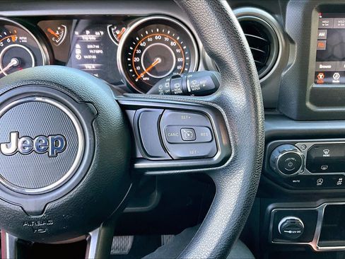 Used 2022 Jeep Wrangler Unlimited Sport AWD/4WD image 23