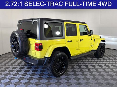 Used 2022 Jeep Wrangler Unlimited Sahara w/ Cold Weather Group AWD/4WD image 5