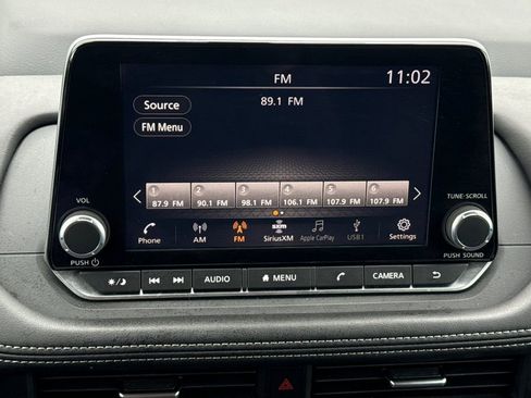 Used 2025 Nissan Rogue SV image 27