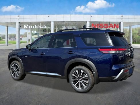 New 2026 Nissan Pathfinder Platinum AWD/4WD image 3