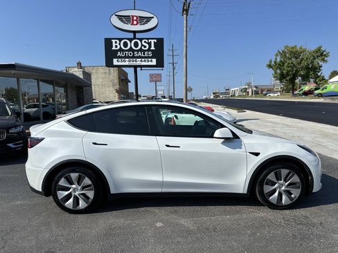 Used 2021 Tesla Model Y Long Range AWD/4WD image 8