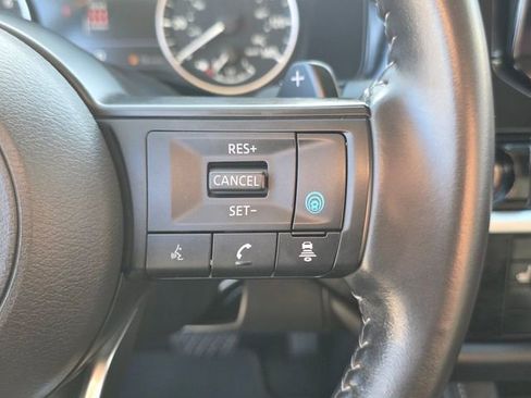 Used 2025 Nissan Pathfinder SV FWD image 29