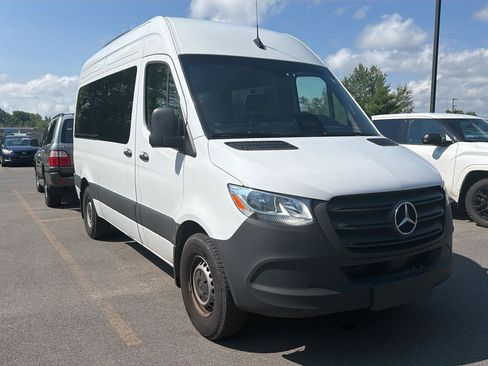 Used 2025 Mercedes-Benz Sprinter 2500 image 3