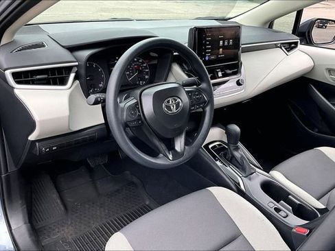Used 2025 Toyota Corolla LE image 14