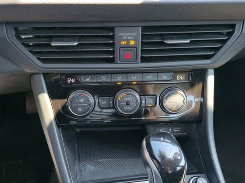 Used 2024 Volkswagen Jetta SE FWD image 49