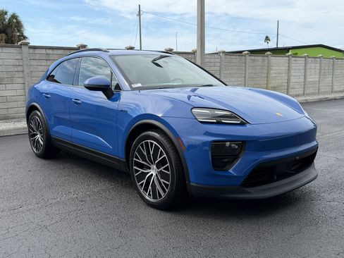 New 2026 Porsche Macan Electric image 8