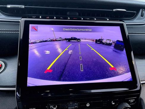 Used 2025 Jeep Grand Cherokee Limited w/ Black Appearance Package image 21