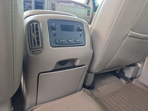 Used 2006 Chevrolet Silverado 3500 LT w/ Heavy-Duty Power Package image 11