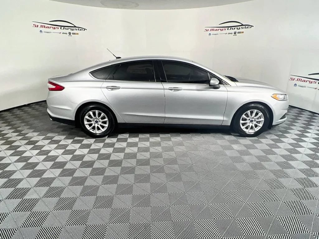 Used 2016 Ford Fusion S FWD image 9
