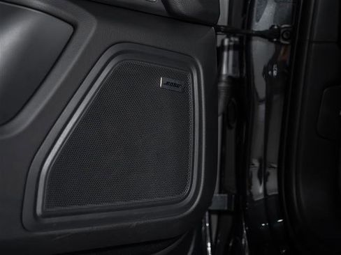 Used 2025 Porsche Macan image 23