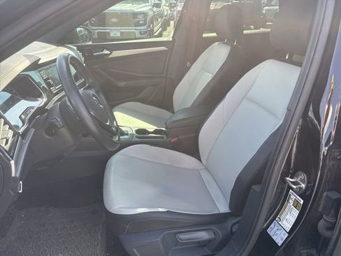 Used 2021 Volkswagen Jetta R-Line image 11