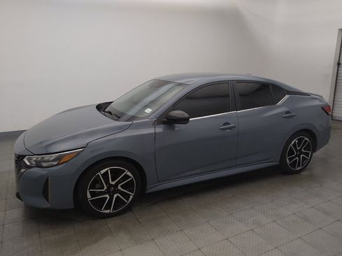 Used 2024 Nissan Sentra SR FWD image 2