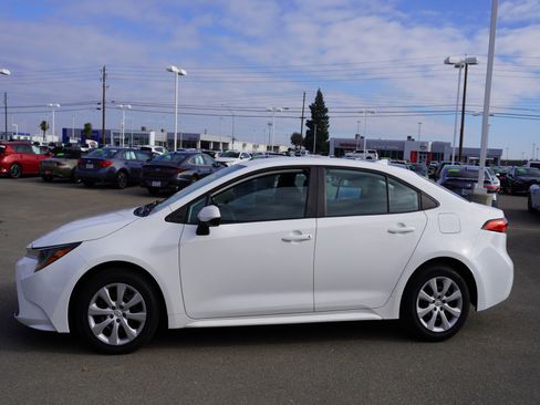 Used 2020 Toyota Corolla LE image 6