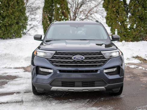 Used 2023 Ford Explorer XLT w/ Equipment Group 202A image 2