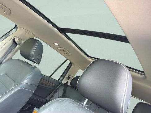 Certified 2025 Volkswagen Atlas SEL AWD/4WD image 17