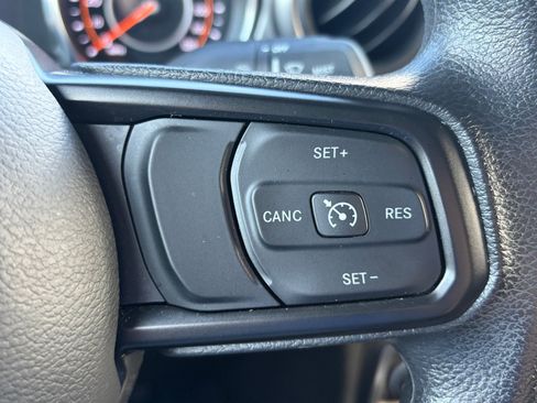 Used 2022 Jeep Wrangler Sport AWD/4WD image 19