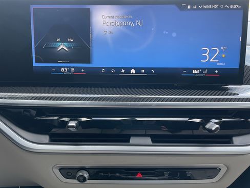 Used 2024 BMW X7 M60i w/ Executive Package image 19