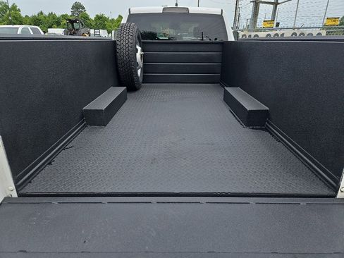 Used 2016 RAM 3500 Tradesman image 23