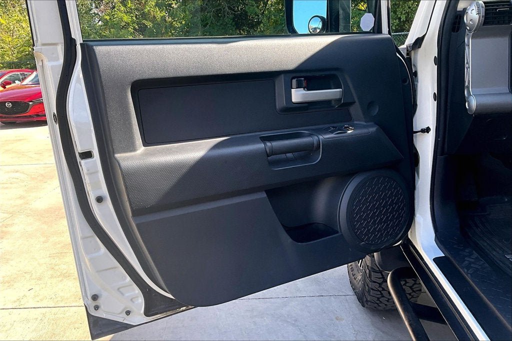 Used 2011 Toyota FJ Cruiser 4WD w/ Convenience Pkg image 25
