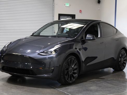 Used 2024 Tesla Model Y Performance AWD/4WD image 8