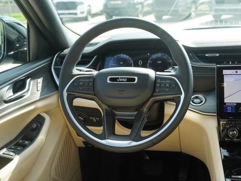 New 2025 Jeep Grand Cherokee L Limited w/ Luxury Tech Group II image 16