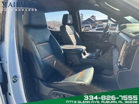 Used 2024 GMC Sierra 1500 AT4 w/ Technology Package image 11