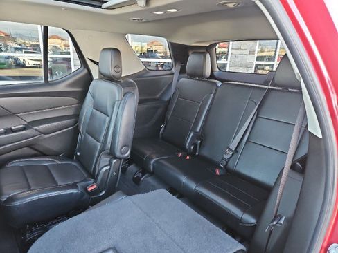 Used 2018 Chevrolet Traverse LT image 28