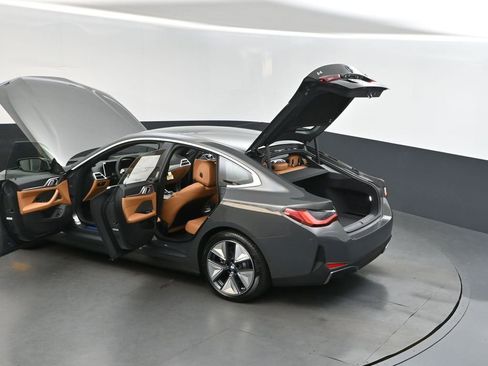 Used 2025 BMW i4 eDrive40 w/ Premium Package RWD image 2
