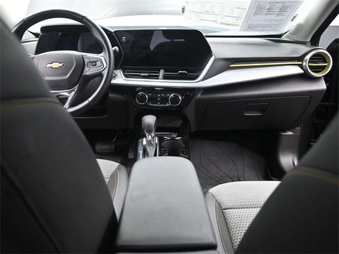 Used 2024 Chevrolet Trax LT w/ Driver Confidence Package image 24