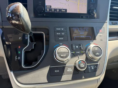 Used 2015 Toyota Sienna XLE w/ XLE Navigation Package image 30