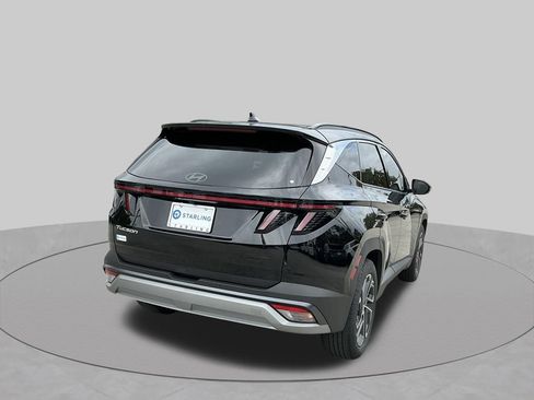Used 2025 Hyundai Tucson Limited FWD image 14
