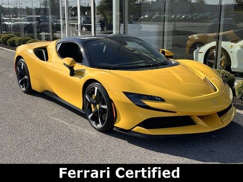 Used 2022 Ferrari SF90 Spider image 10