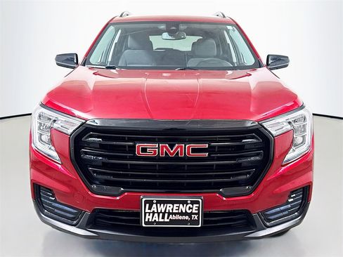 Certified 2023 GMC Terrain SLE w/ Driver Convenience Package image 2