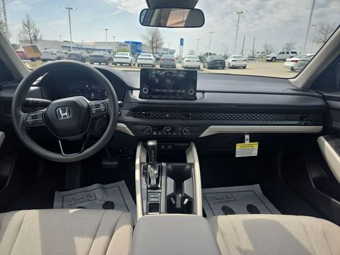 Used 2025 Honda Accord LX image 26