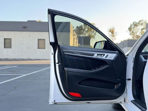 Used 2018 Genesis G80 3.3T Sport RWD image 10